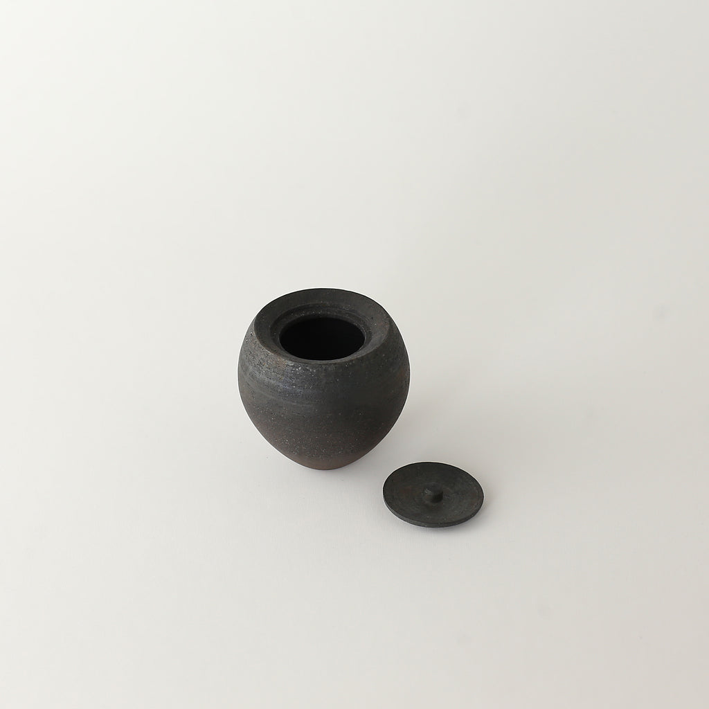 Sumi Canister