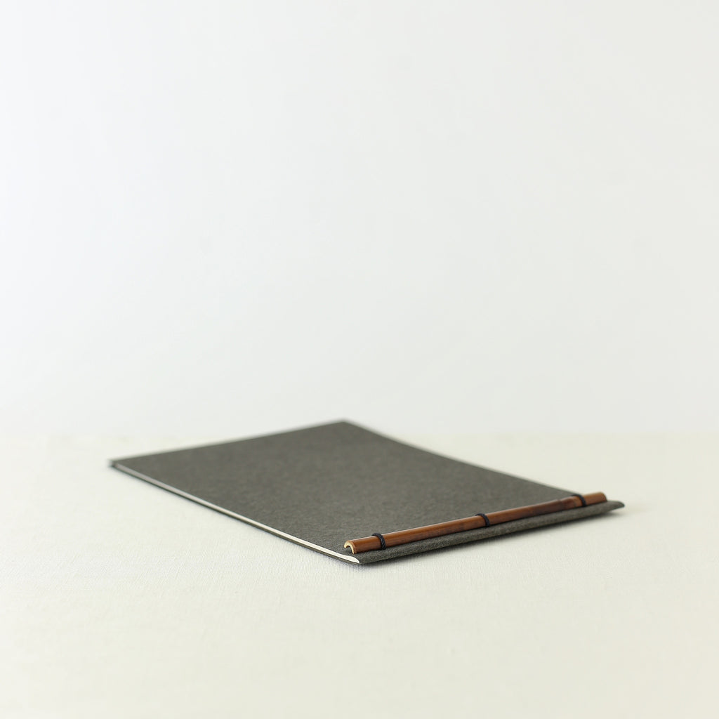 Japanese notebook, Handmade, Handcrafted, Paper, Bamboo pulp paper, Washi, Blank pages, Charcoal colour, Made in Japan.